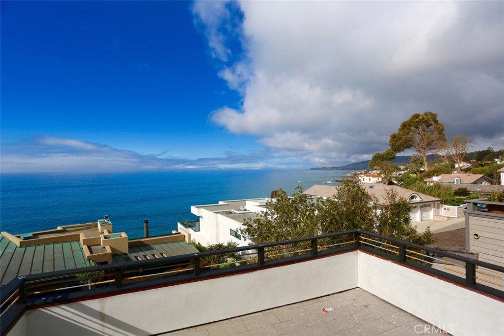 2668 Victoria Drive, Laguna Beach CA 92651 - photo 1