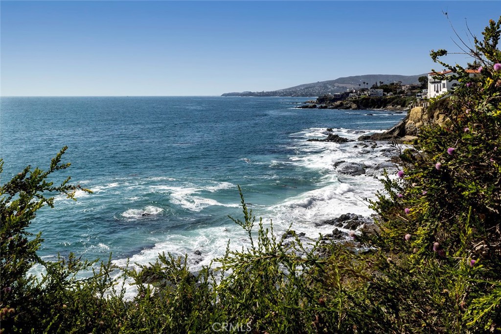 Views down the coastline - 2677 Victoria Drive, Laguna Beach CA 92651 - photo 1