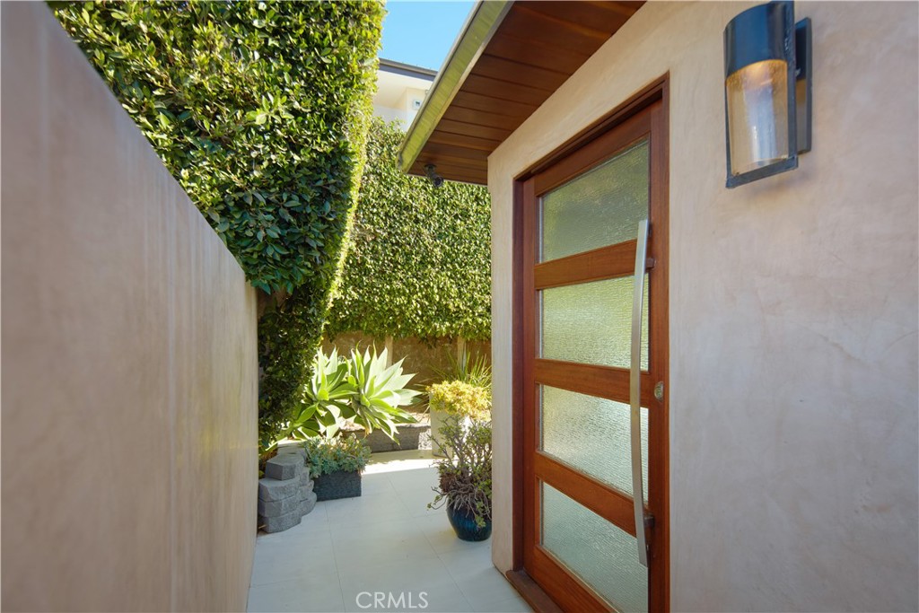 2680 Victoria Drive, Laguna Beach CA 92651 - photo 4
