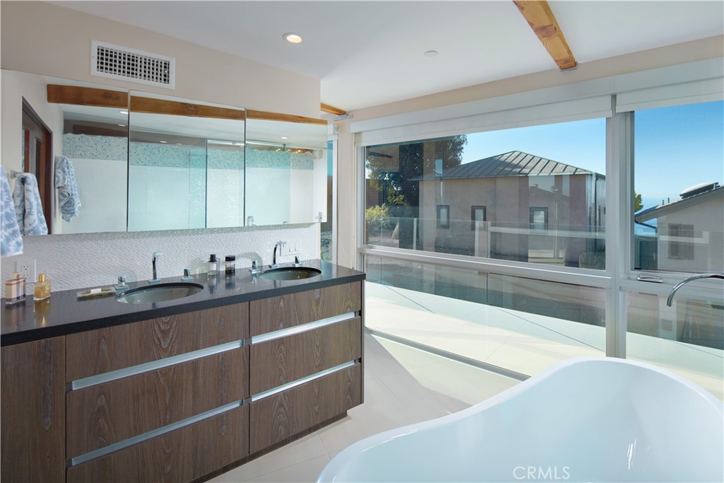 2680 Victoria Drive, Laguna Beach CA 92651 - photo 15