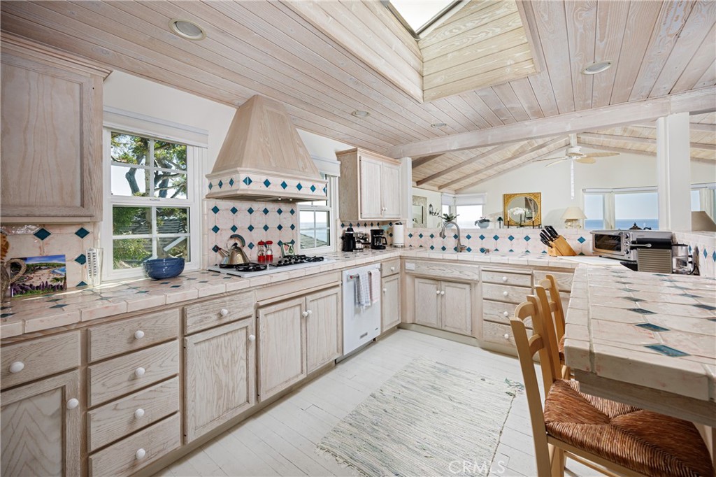 2691 Victoria, Laguna Beach CA 92651 - photo 32