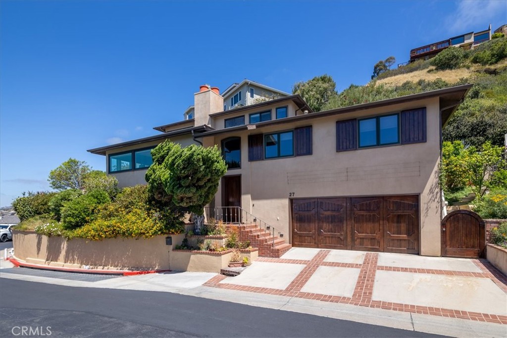 27 N Vista De Catalina, Laguna Beach CA 92651 - photo 1