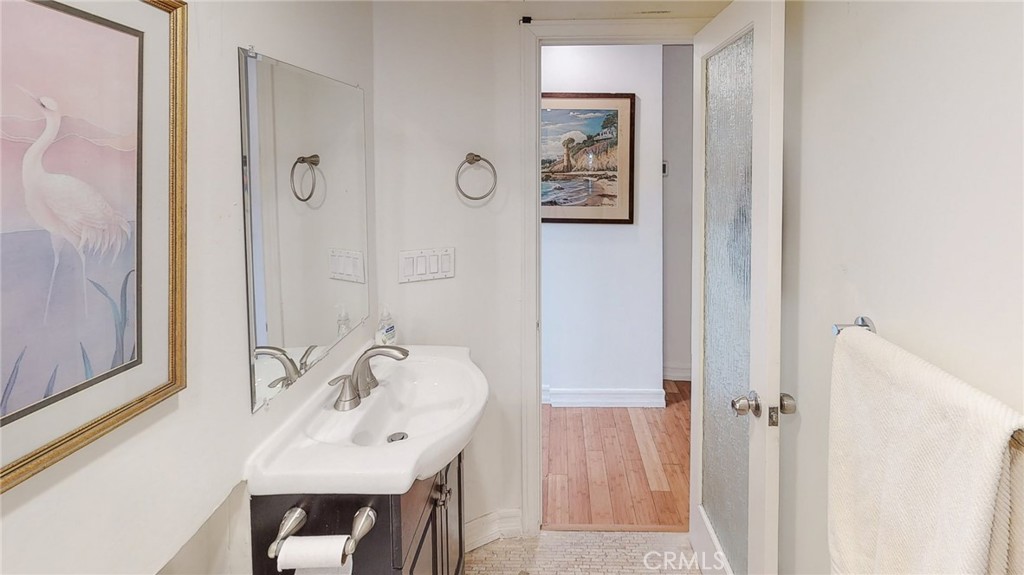 2nd Bathroom with tub - 274 3 Diamond Street, Laguna Beach CA 92651 - photo 9