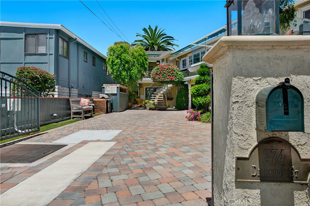 Reserved parking for 2-3 cars with electric charger - 274 3 Diamond Street, Laguna Beach CA 92651 - photo 24
