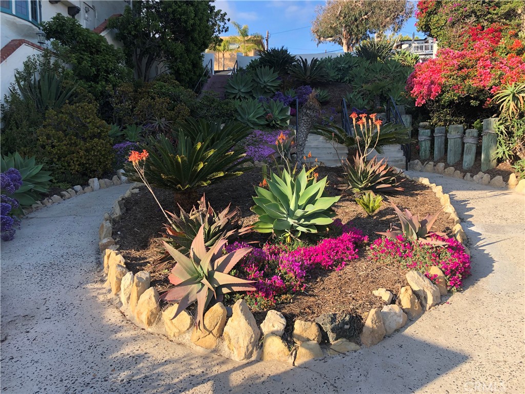 Walk down Woods cover - 274 3 Diamond Street, Laguna Beach CA 92651 - photo 27