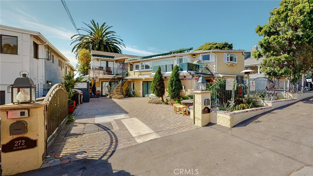 Exterior of House. 2 car parking - 274 3 Diamond Street, Laguna Beach CA 92651 - photo 31