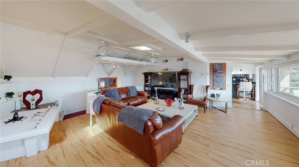 Living room - 274 3 Diamond Street, Laguna Beach CA 92651 - photo 32