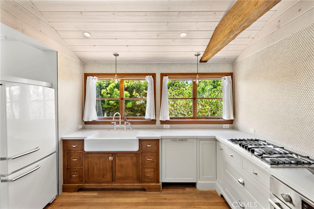 274 Wave Street, Laguna Beach CA 92651 - photo 11