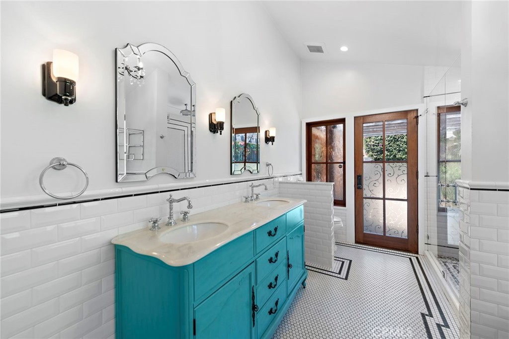 274 Wave Street, Laguna Beach CA 92651 - photo 19