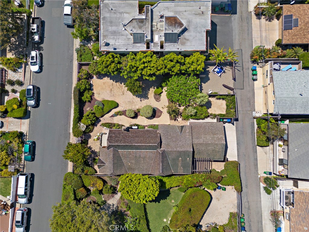274 Wave Street, Laguna Beach CA 92651 - photo 27