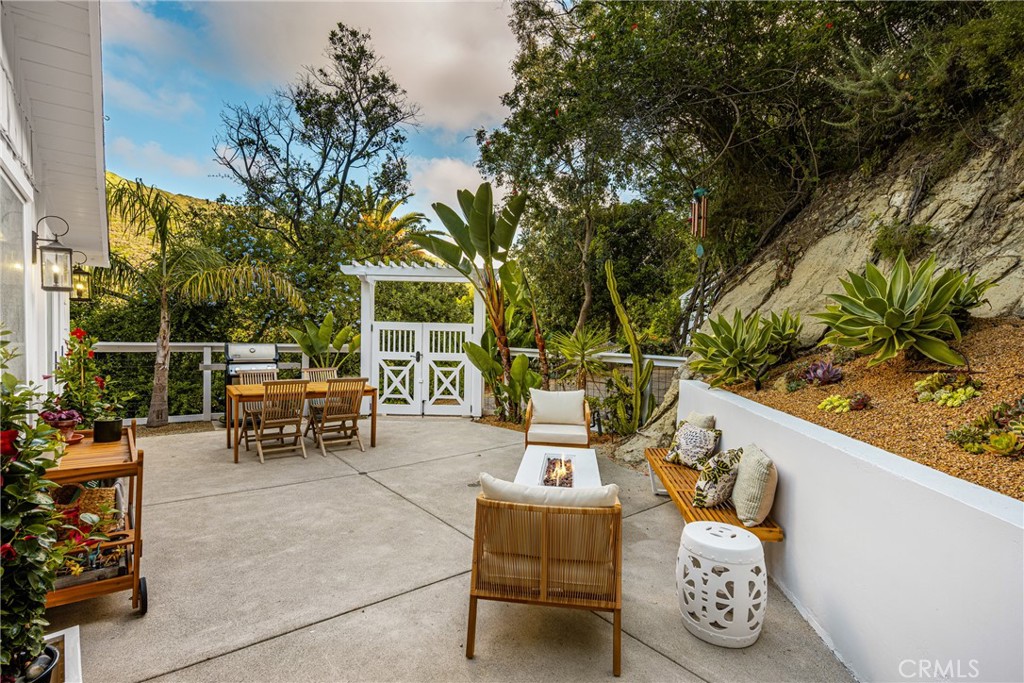 275 Woodland Drive, Laguna Beach CA 92651 - photo 5