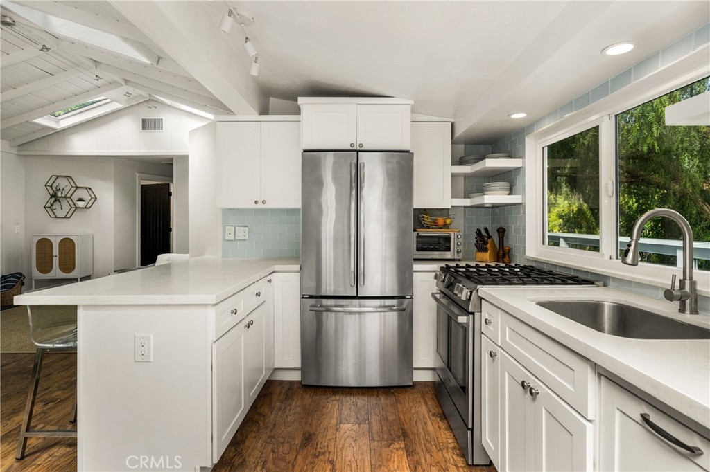 275 Woodland Drive, Laguna Beach CA 92651 - photo 17