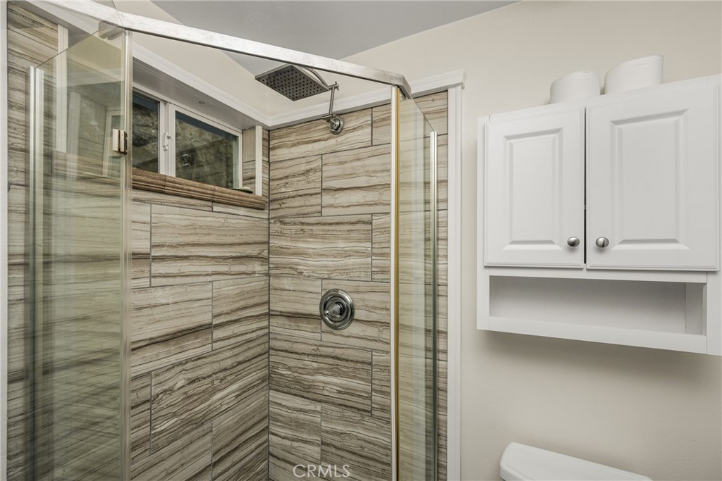 275 Woodland Drive, Laguna Beach CA 92651 - photo 33