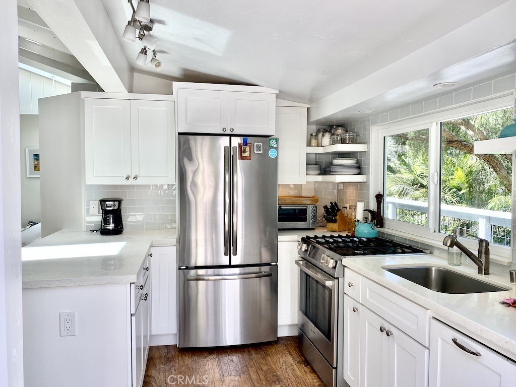 275 Woodland Drive, Laguna Beach CA 92651 - photo 6