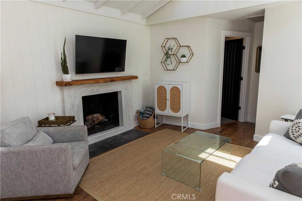 Wood burning fireplace - 275 Woodland, Laguna Beach CA 92651 - photo 13