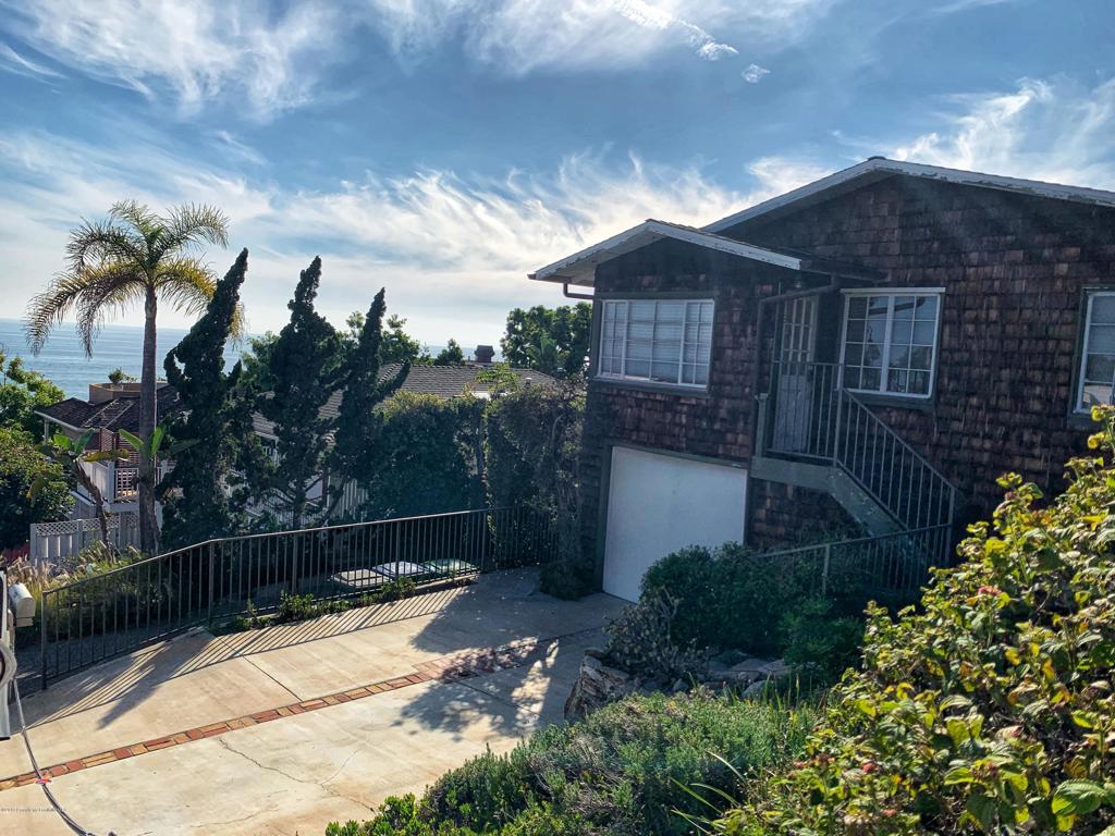 Upland exterior angle - 276 Upland Road, Laguna Beach CA 92651 - photo 1
