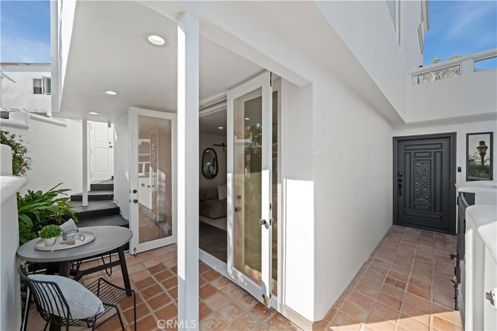 2780 Victoria Drive, Laguna Beach CA 92651 - photo 9