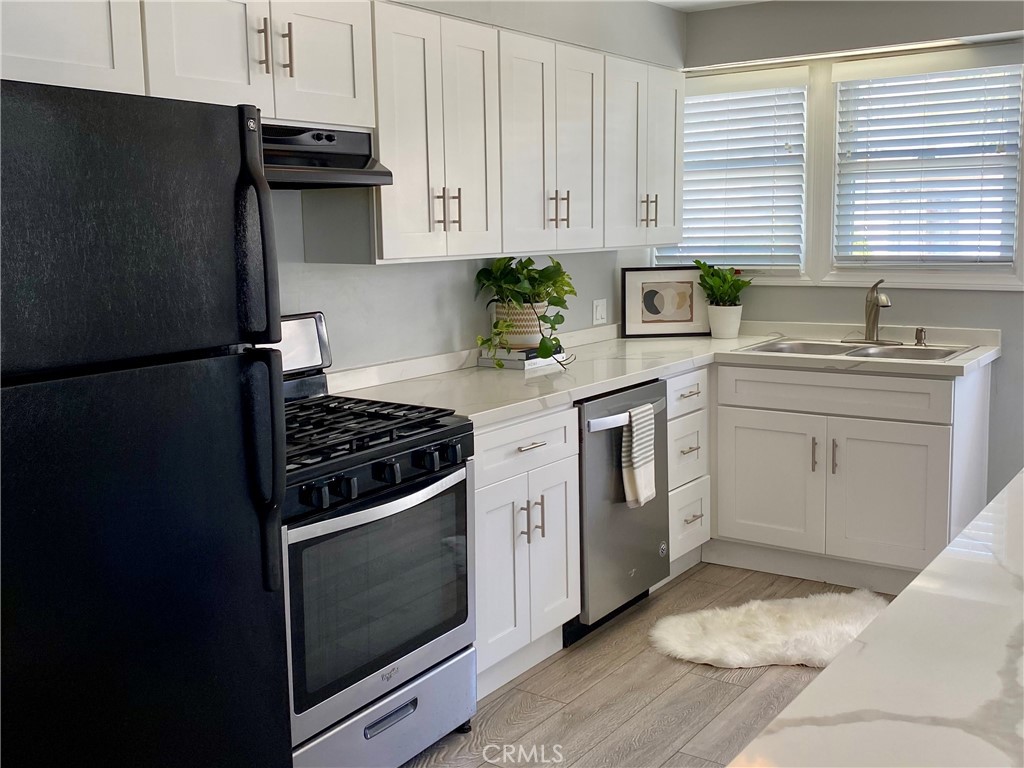 Upgraded Kitchen - 2795 Highland Way, Laguna Beach CA 92651 - photo 1