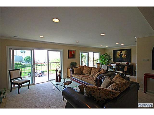 280 Cliff Drive 4, Laguna Beach CA 92651 - photo 1