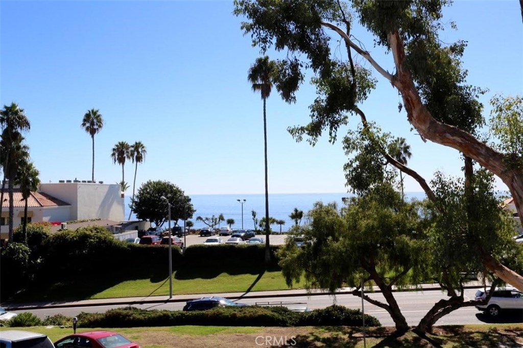 280 Cliff Drive 4, Laguna Beach CA 92651 - photo 1