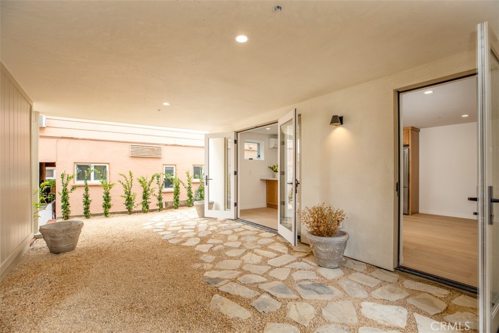 281 B Grandview Street, Laguna Beach CA 92651 - photo 1