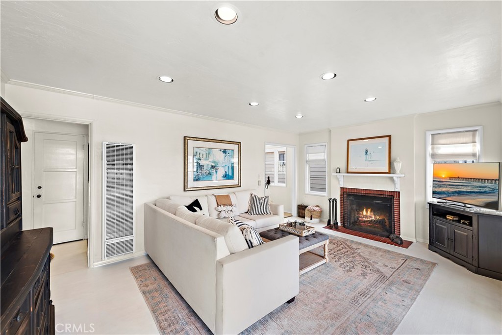 283 Fairview Street, Laguna Beach CA 92651 - photo 2