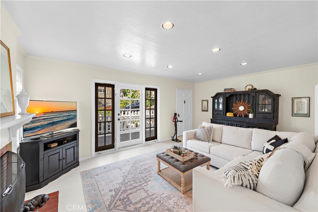 283 Fairview Street, Laguna Beach CA 92651 - photo 3