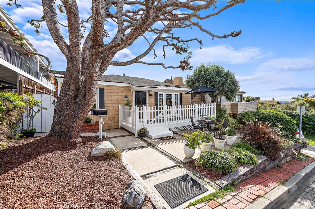 283 Fairview Street, Laguna Beach CA 92651 - photo 15