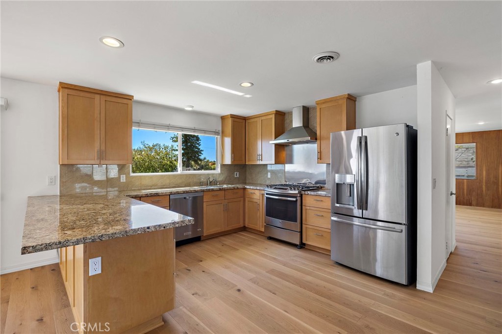 Custom kitchen - 2869 Zell Drive, Laguna Beach CA 92651 - photo 12