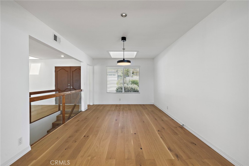 Dedicated dining room - 2869 Zell Drive, Laguna Beach CA 92651 - photo 14