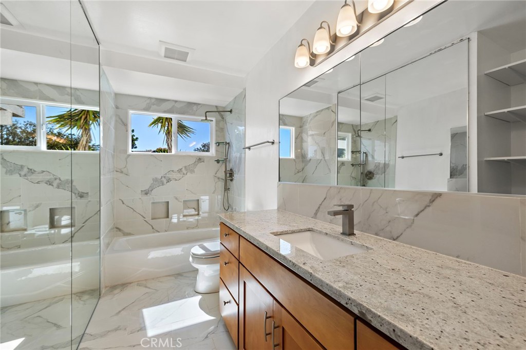 Secondary bathroom - 2869 Zell Drive, Laguna Beach CA 92651 - photo 23