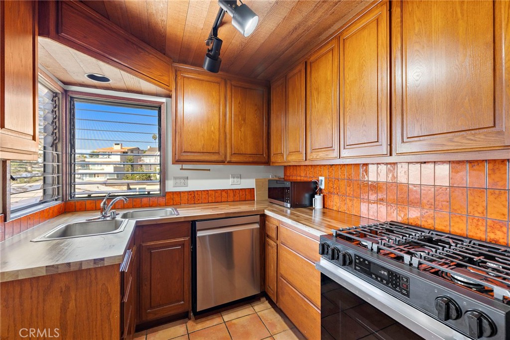 2880 Wards Terrace, Laguna Beach CA 92651 - photo 11