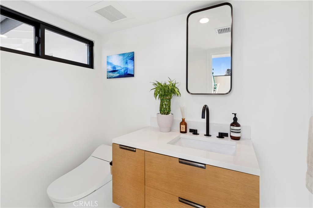 Half bath on lower level - 2880 Zell, Laguna Beach CA 92651 - photo 7