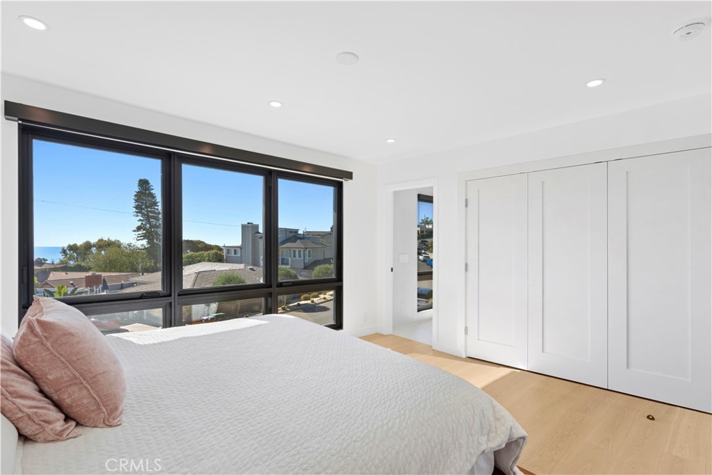 Primary Bedroom with ocean views - 2880 Zell, Laguna Beach CA 92651 - photo 9