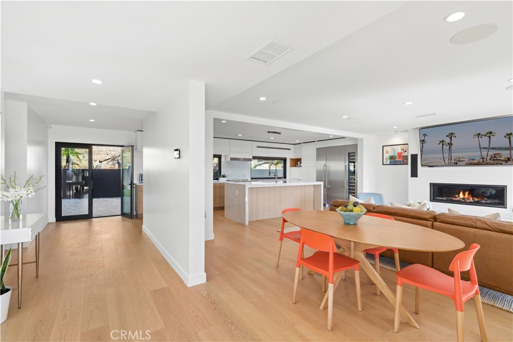 Easy access to the rear yard - 2880 Zell, Laguna Beach CA 92651 - photo 16