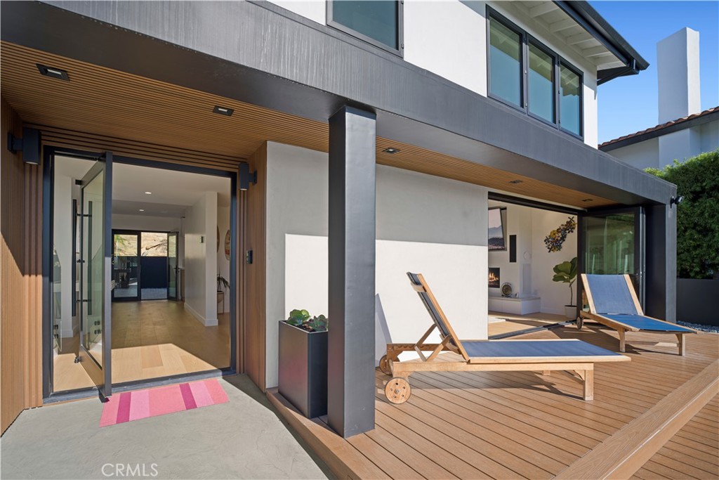 Outdoor sitting area in front yard - 2880 Zell, Laguna Beach CA 92651 - photo 20
