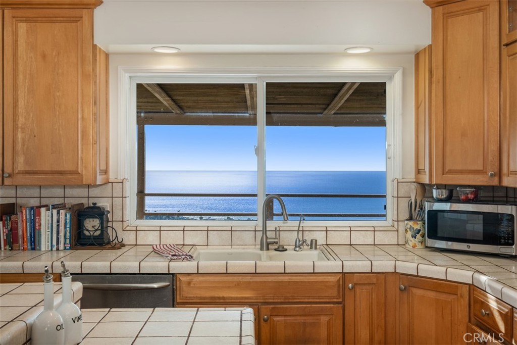 2885 Bernard Court, Laguna Beach CA 92651 - photo 13