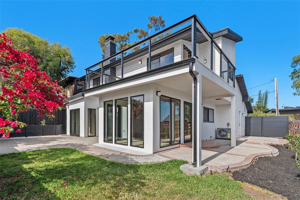 Wrap around backyard - 28851 Shady Place, Laguna Beach CA 92651 - photo 1