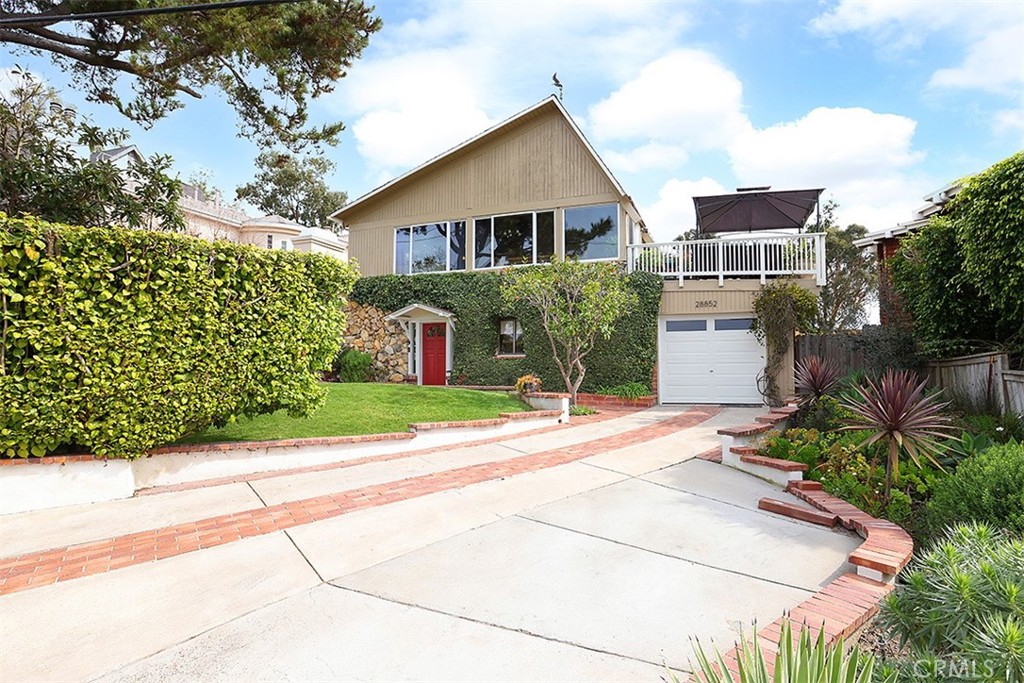 Classic 1974 Custom with incredible location - 28852 Alta Laguna Boulevard, Laguna Beach CA 92651 - photo 1