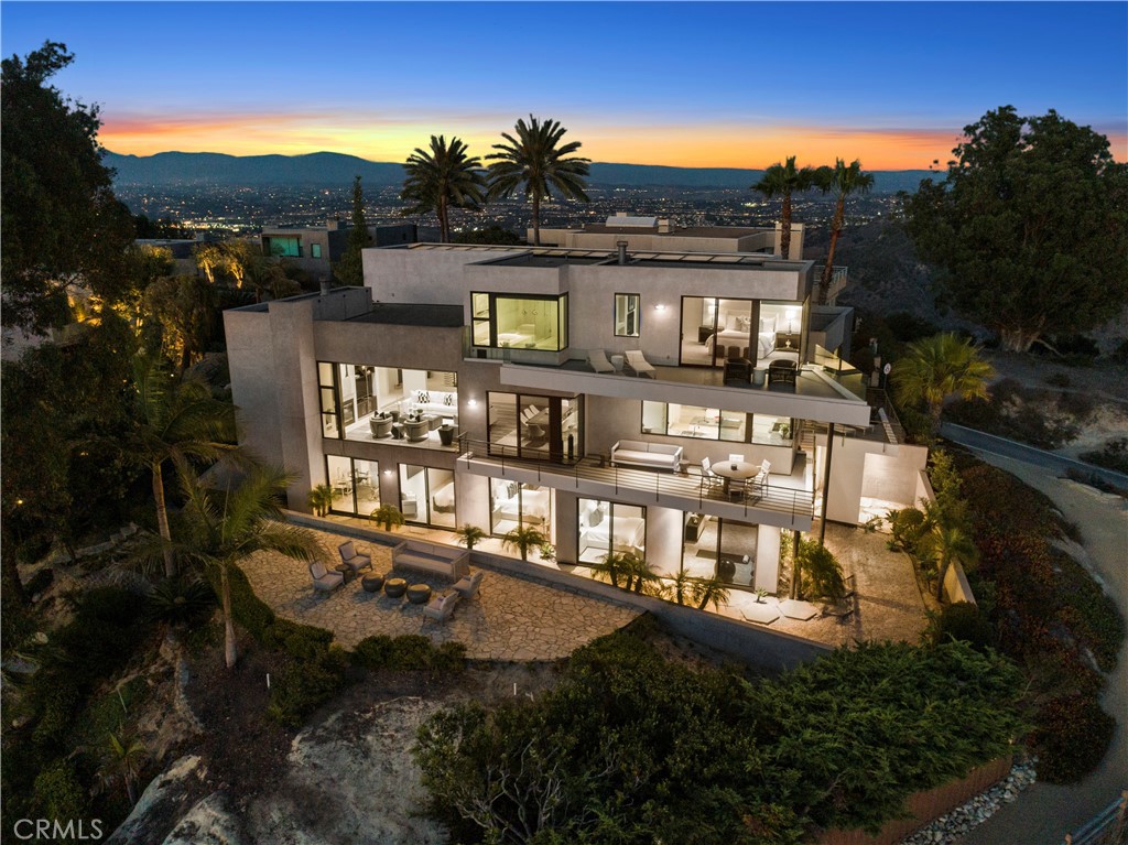28981 Sommet Du Monde, Laguna Beach CA 92651 - photo 1