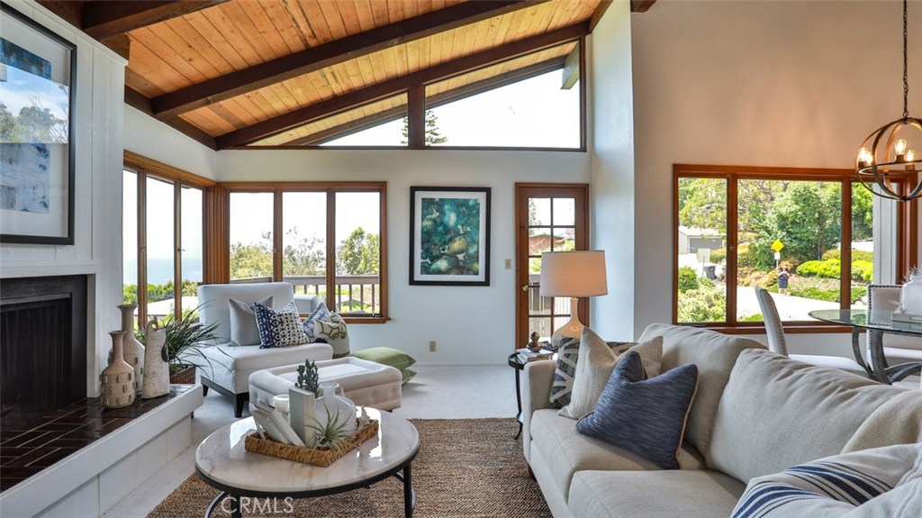 290 Arch Street, Laguna Beach CA 92651 - photo 1
