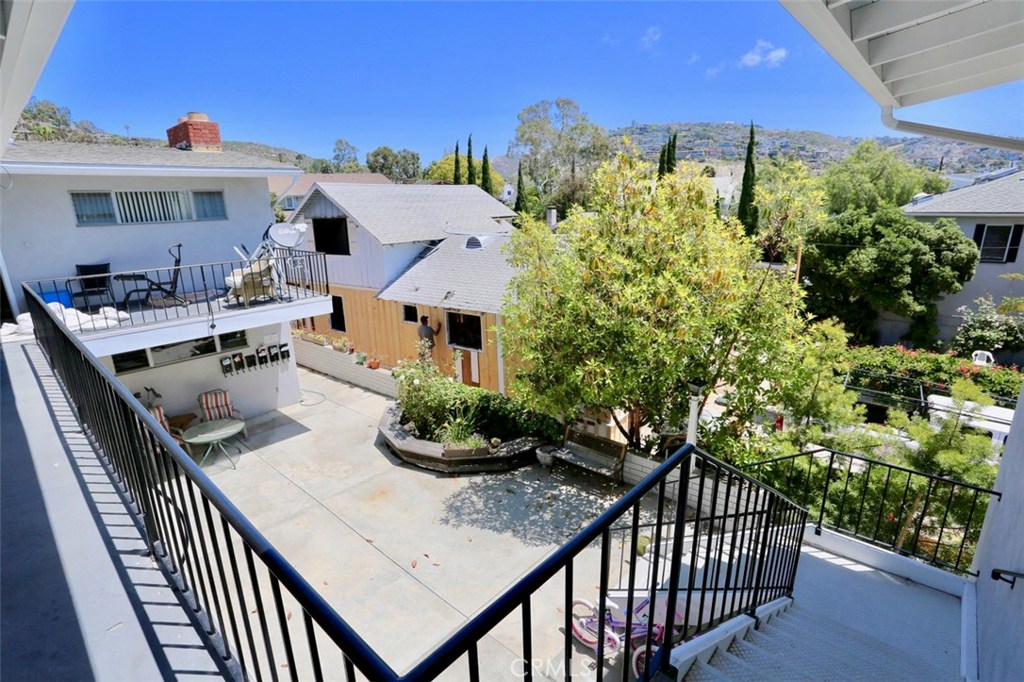 291 Cypress Drive 4, Laguna Beach CA 92651 - photo 2
