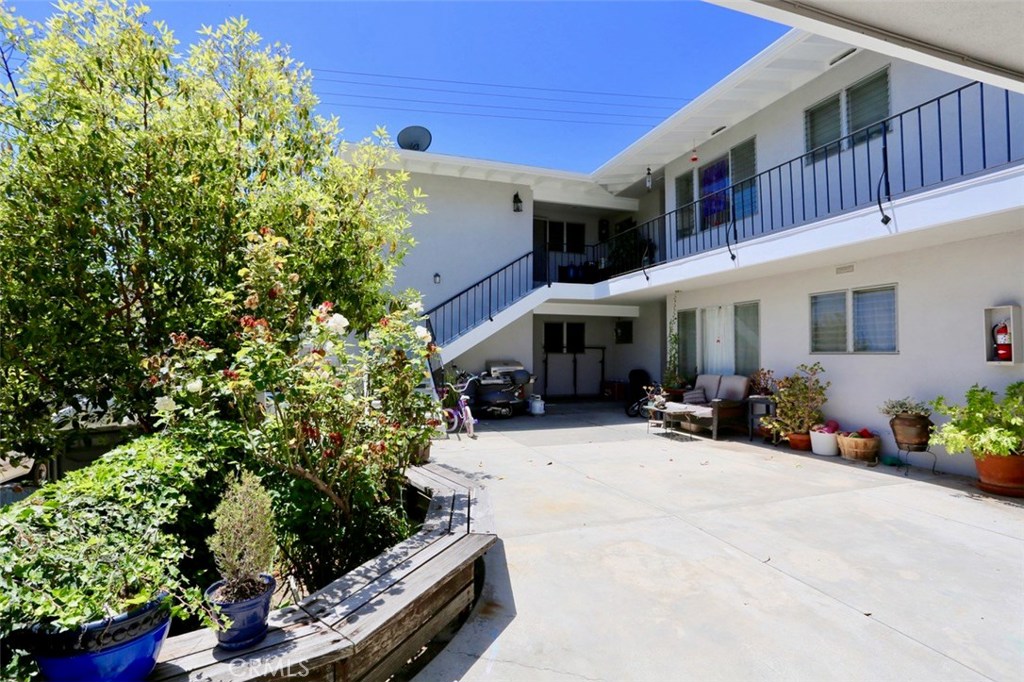 291 Cypress Drive 4, Laguna Beach CA 92651 - photo 3