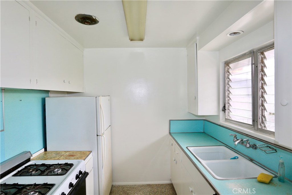 291 Cypress Drive 4, Laguna Beach CA 92651 - photo 8