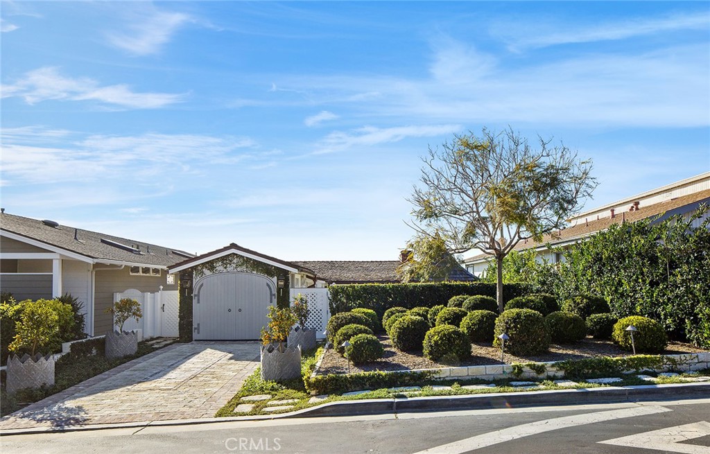 30 N Portola, Laguna Beach CA 92651 - photo 1
