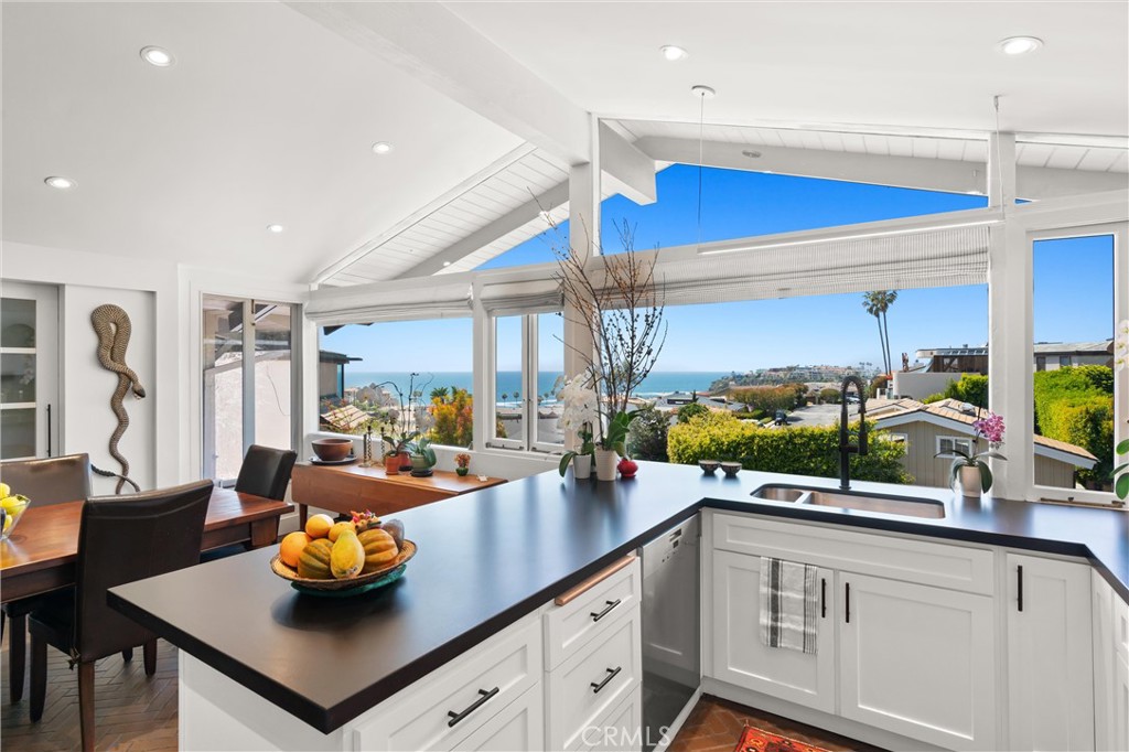 300 Emerald Bay, Laguna Beach CA 92651 - photo 1