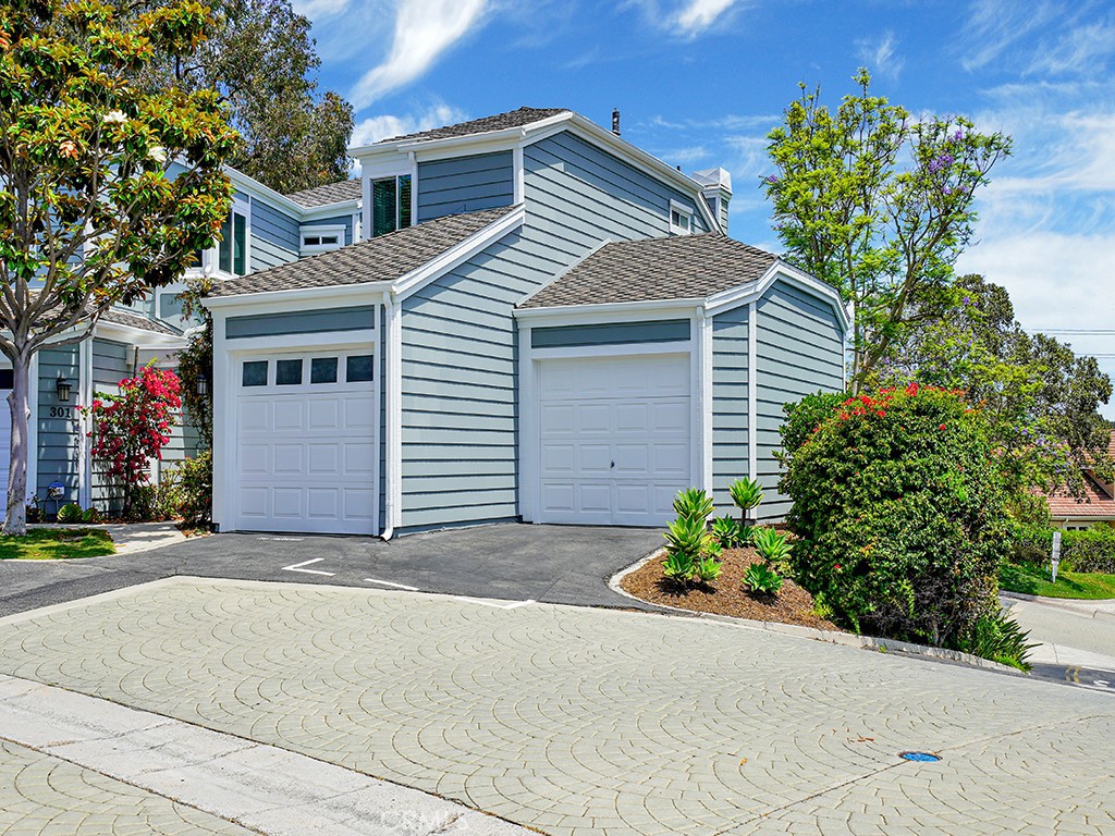 300 San Nicholas Court, Laguna Beach CA 92651 - photo 1