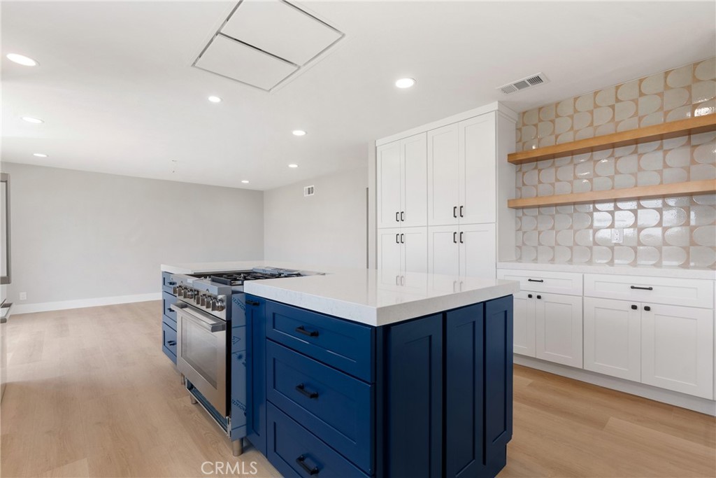 Kitchen - 3019 Cresta Way, Laguna Beach CA 92651 - photo 8