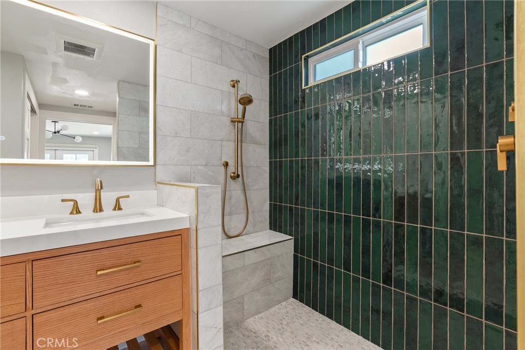 Primary Bath - 3019 Cresta Way, Laguna Beach CA 92651 - photo 21