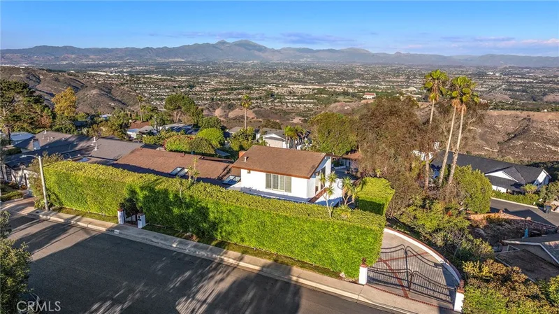 3030 Mountain View Dr, Laguna Beach, CA 92651